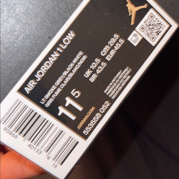 There air Jordan 1s grey black and white , there brand new , never been touched. - Picture 1 of 2